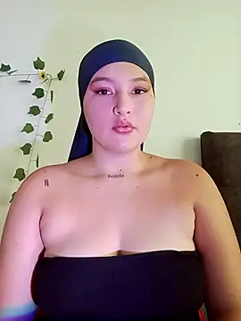 Snapshot of Celeste_camila18 chatting on 10.11.25 Celeste camila18 online show from 10.11.25