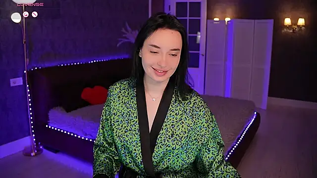 Miss Elia online show from 02.05.26