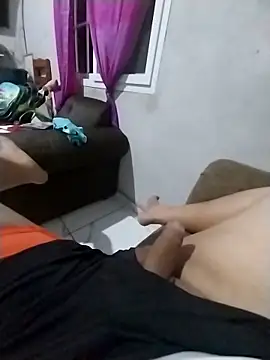 Snapshot of Whiper2024 chatting on 10.28.25 Whiper2024 online show from 10.28.25