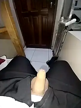 Snapshot of Whiper2024 chatting on 02.24.26 Whiper2024 online show from 02.24.26