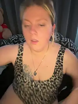 Snapshot of Blondiee3088 chatting on 02.20.26 Blondiee3088 online show from 02.20.26