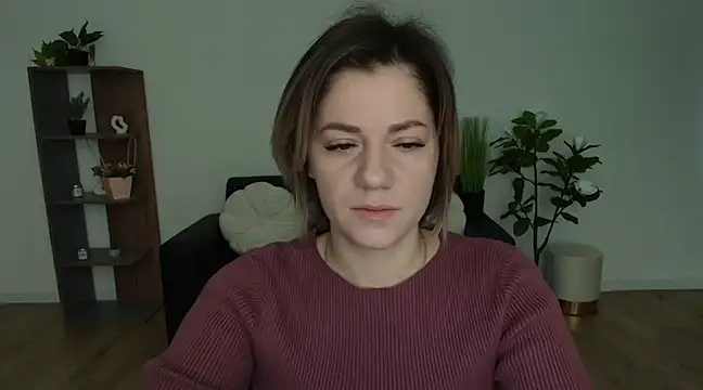 Snapshot of MariaSttone chatting on 12.27.24 MariaSttone online show from 12.27.24