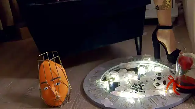 Snapshot of FeetVibe chatting on 01.31.25 FeetVibe online show from 01.31.25