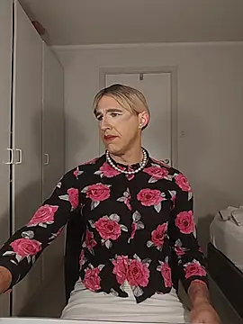 kirstenstone online show from 03.06.26