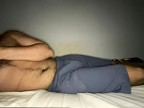 Snapshot of little2026 chatting on 09.21.25 little2026 online show from 09.21.25