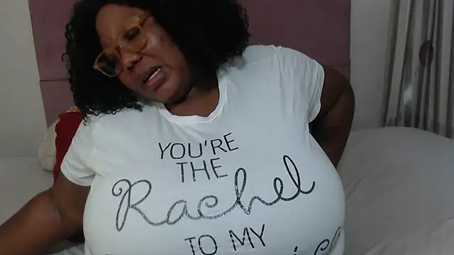 Snapshot of DAIRYBELLELIZxx chatting on 02.22.25 DAIRYBELLELIZxx online show from 02.22.25