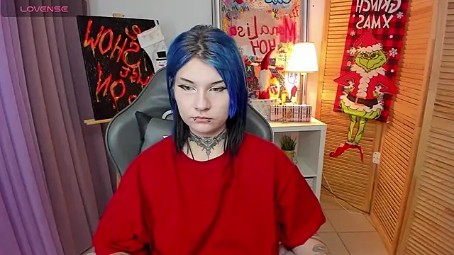 Snapshot of mekurisu chatting on 12.27.24 mekurisu online show from 12.27.24