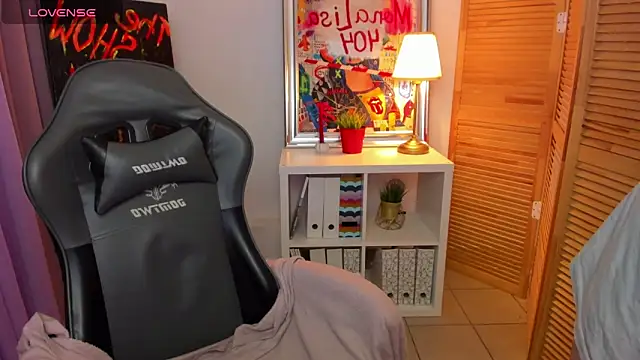 Snapshot of mekurisu chatting on 01.31.25 mekurisu online show from 01.31.25