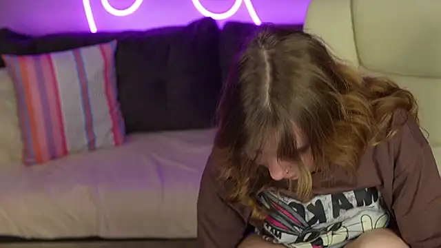 JennyyLuv online show from 11.17.25