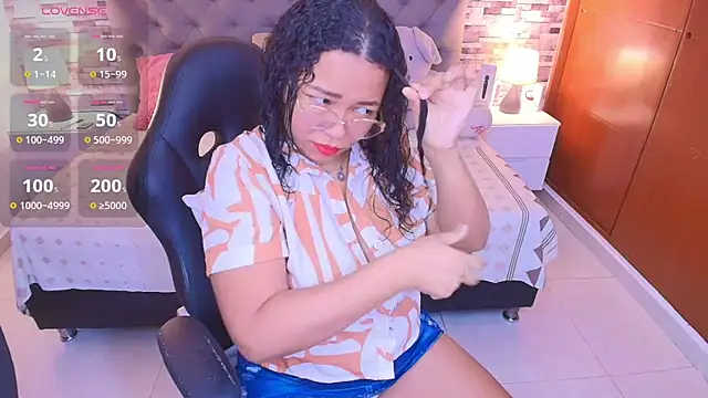 Snapshot of italy___boobs chatting on 11.20.25 italy boobs online show from 11.20.25