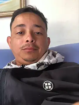 isacalejandroo online show from 12.28.24