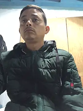 isacalejandroo online show from 01.10.25