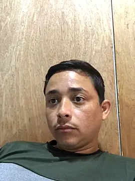 isacalejandroo online show from 01.28.25