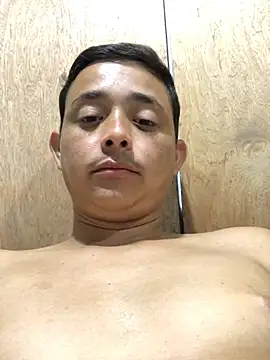 isacalejandroo online show from 01.30.25