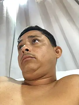 isacalejandroo online show from 03.08.25