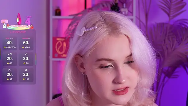 Snapshot of tiffannyjons chatting on 11.26.25 tiffannyjons online show from 11.26.25