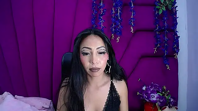 Snapshot of nathalia_pink chatting on 05.13.26 nathalia pink online show from 05.13.26