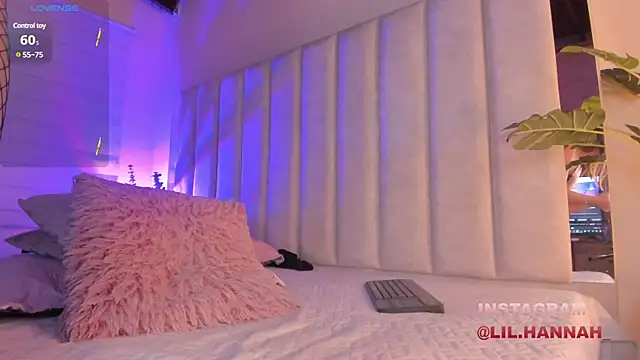 lil hanna18 online show from 01.28.25