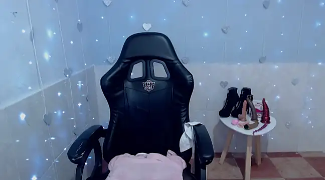 kiara scottt online show from 02.01.25