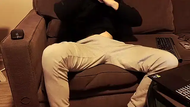 Snapshot of SingleDaddy801 chatting on 12.06.24 SingleDaddy801 online show from 12.06.24