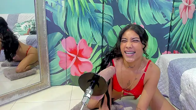 Snapshot of Mieldeluna chatting on 02.20.26 Mieldeluna online show from 02.20.26