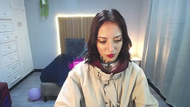 Snapshot of Scarllett_BDSM chatting on 12.04.25 Scarllett BDSM online show from 12.04.25