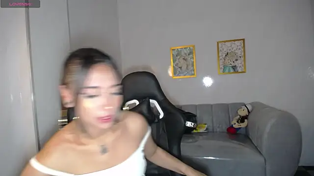 Snapshot of _ella_b chatting on 01.14.25 ella b online show from 01.14.25