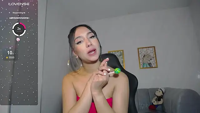 Snapshot of _ella_b chatting on 01.14.25 ella b online show from 01.14.25