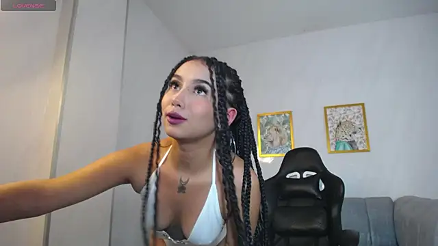 Snapshot of _ella_b chatting on 02.04.25 ella b online show from 02.04.25