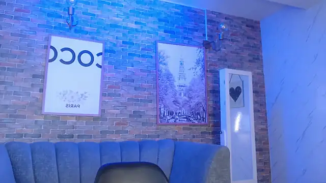 Snapshot of _ella_b chatting on 02.09.25 ella b online show from 02.09.25