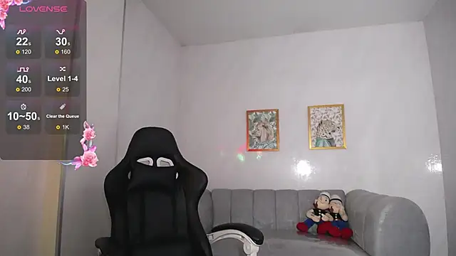 Snapshot of _ella_b chatting on 03.06.25 ella b online show from 03.06.25