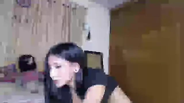 Snapshot of _ella_b chatting on 03.21.25 ella b online show from 03.21.25