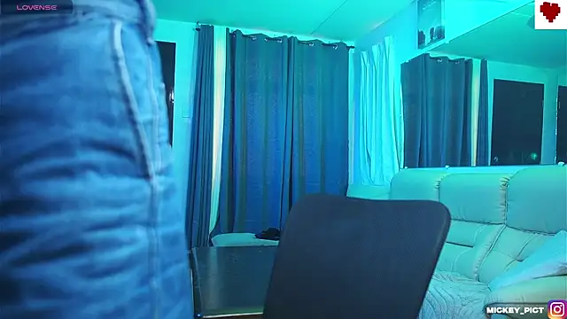 mickeypict online show from 10.30.25