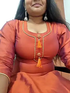 Snapshot of mishti_kaur chatting on 12.20.24 mishti kaur online show from 12.20.24