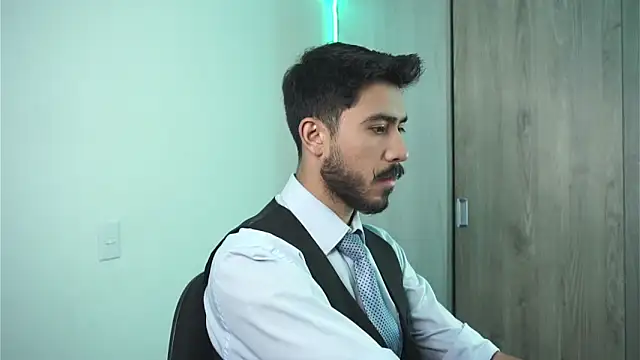 Snapshot of dam0n_fr0st chatting on 12.17.24 dam0n fr0st online show from 12.17.24