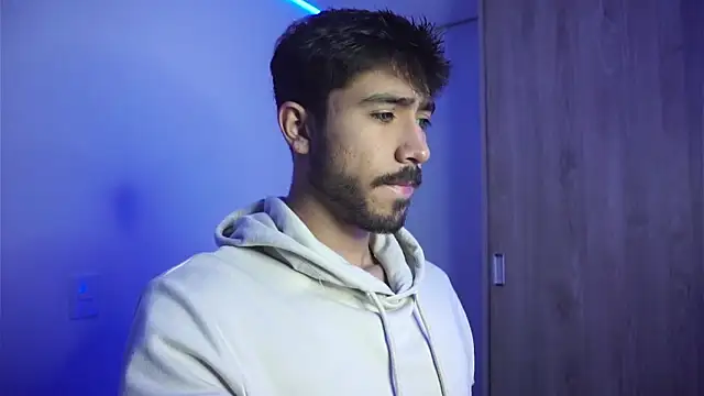 Snapshot of dam0n_fr0st chatting on 12.28.24 dam0n fr0st online show from 12.28.24