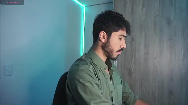 Snapshot of dam0n_fr0st chatting on 01.08.25 dam0n fr0st online show from 01.08.25