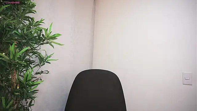 Snapshot of dam0n_fr0st chatting on 03.19.25 dam0n fr0st online show from 03.19.25