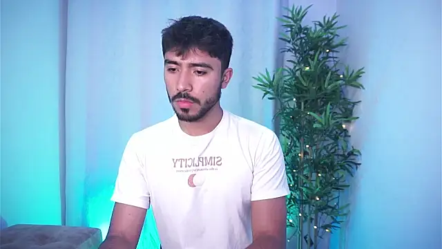 Snapshot of dam0n_fr0st chatting on 11.04.25 dam0n fr0st online show from 11.04.25