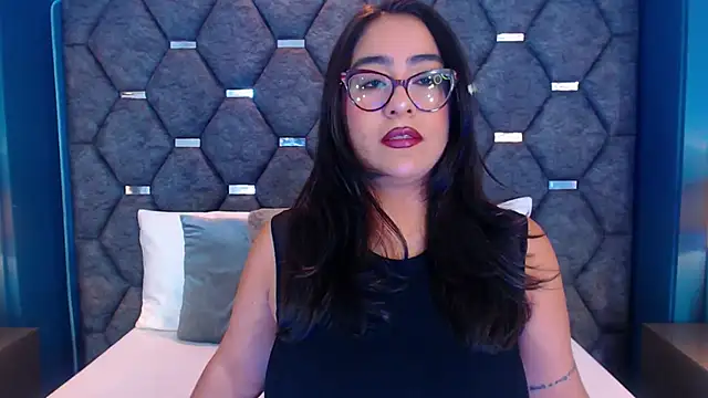 Snapshot of DevonPiers chatting on 09.10.25 DevonPiers online show from 09.10.25