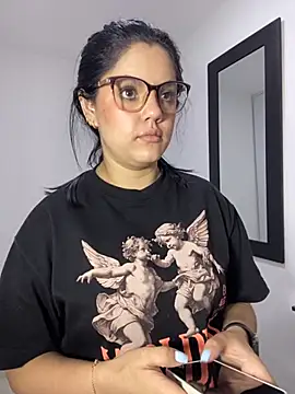 kimberlyhills1 online show from 10.12.25