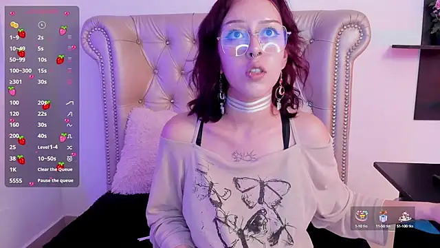 Snapshot of AlexaFoxy18 chatting on 01.15.25 AlexaFoxy18 online show from 01.15.25