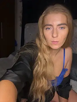 Snapshot of Summer_Paige chatting on 02.02.25 Summer Paige online show from 02.02.25