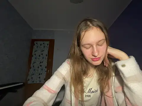 Snapshot of Eva_Angel3 chatting on 02.08.25 Eva Angel3 online show from 02.08.25