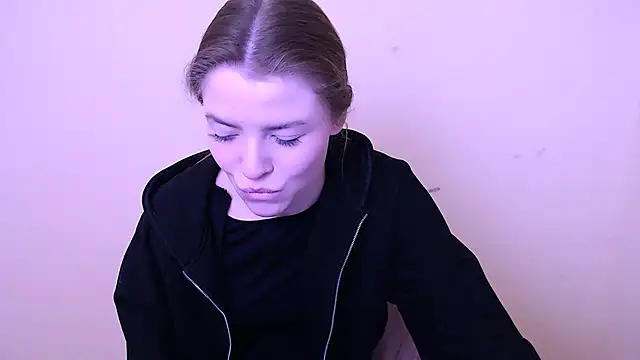 Snapshot of MissOliviaa_ chatting on 01.16.25 MissOliviaa online show from 01.16.25