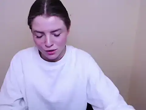 Snapshot of MissOliviaa_ chatting on 01.22.25 MissOliviaa online show from 01.22.25