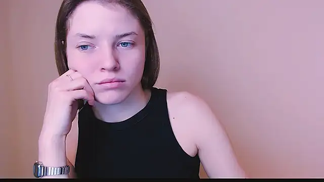 Snapshot of MissOliviaa_ chatting on 02.07.25 MissOliviaa online show from 02.07.25