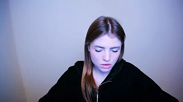 Snapshot of MissOliviaa_ chatting on 02.11.25 MissOliviaa online show from 02.11.25