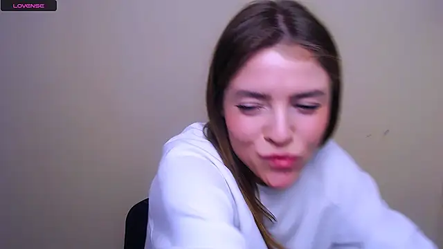 Snapshot of MissOliviaa_ chatting on 02.26.25 MissOliviaa online show from 02.26.25