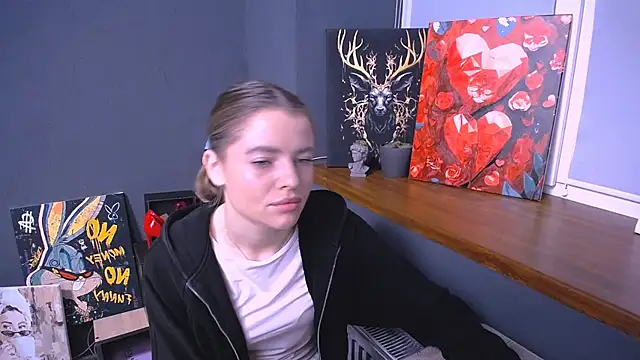 Snapshot of MissOliviaa_ chatting on 11.15.25 MissOliviaa online show from 11.15.25